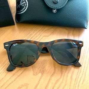 RAY-BAN WAYFARER EASE